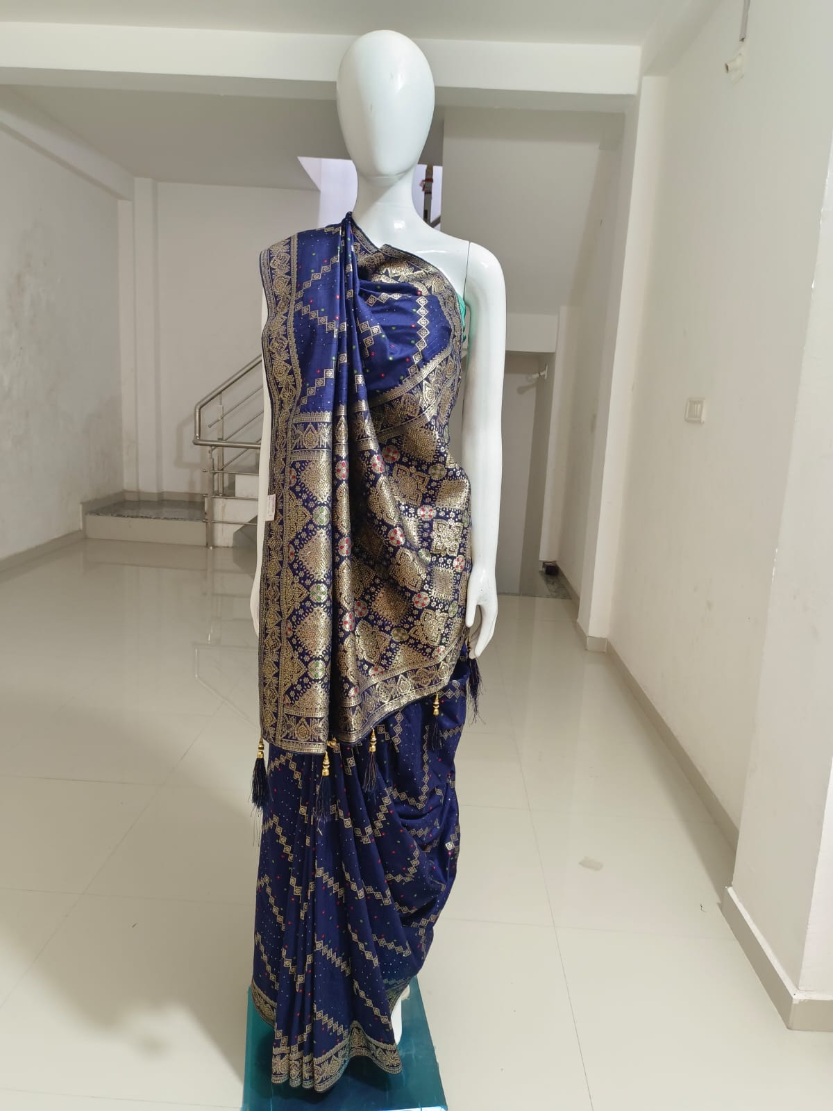 SKU; RF28 RAJ FASHION  TREDDING SILK PATTOLA GUJRATI PATTAN